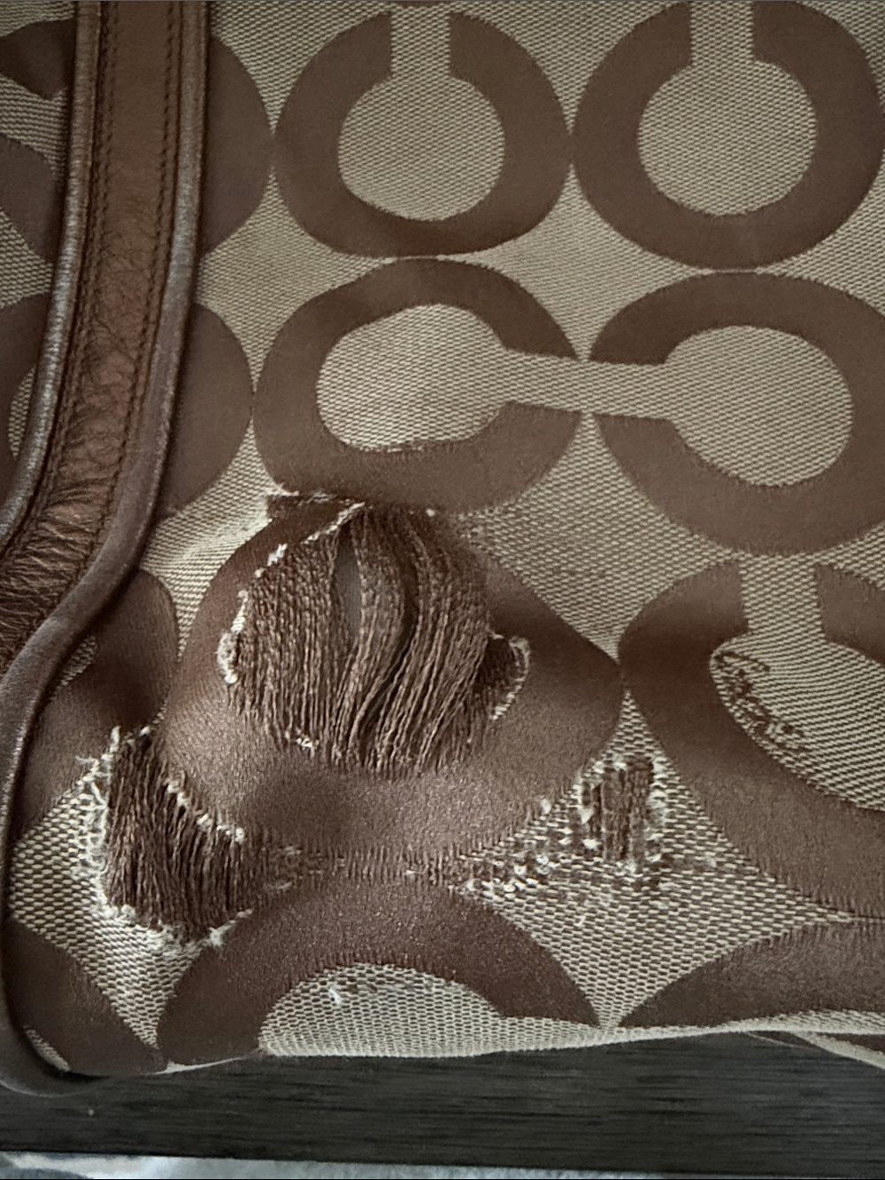 Coach Poppy Op Art Glam signature tote #13826 w/applique to cover issues - Picture 12 of 12